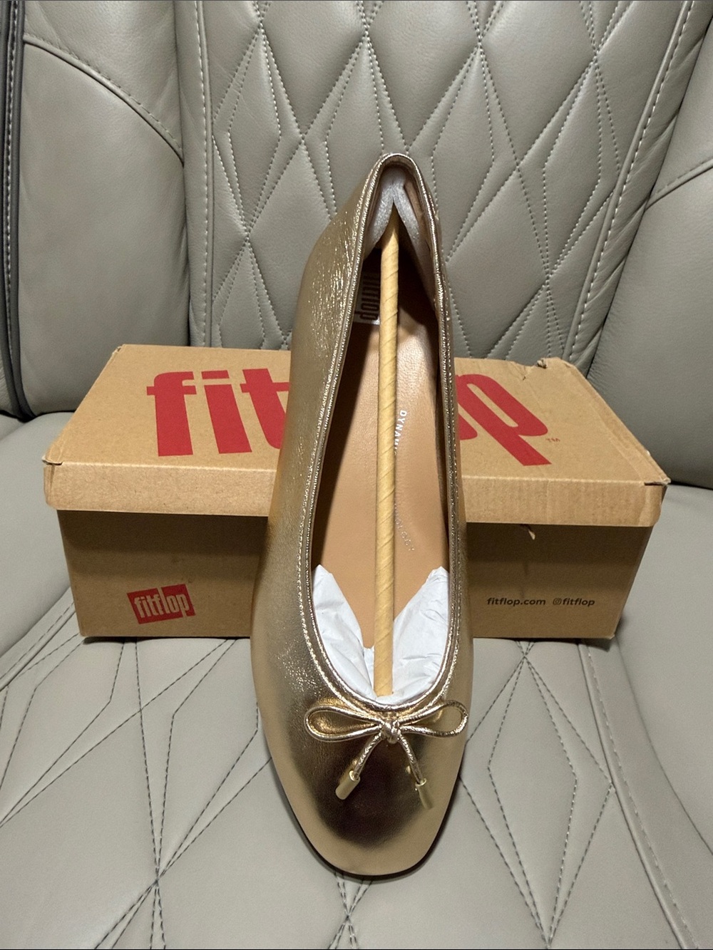 Fitflop y DELICATO BOW Gold Metallic Ballet Flats with Bow Trim - Picture 3 of 13